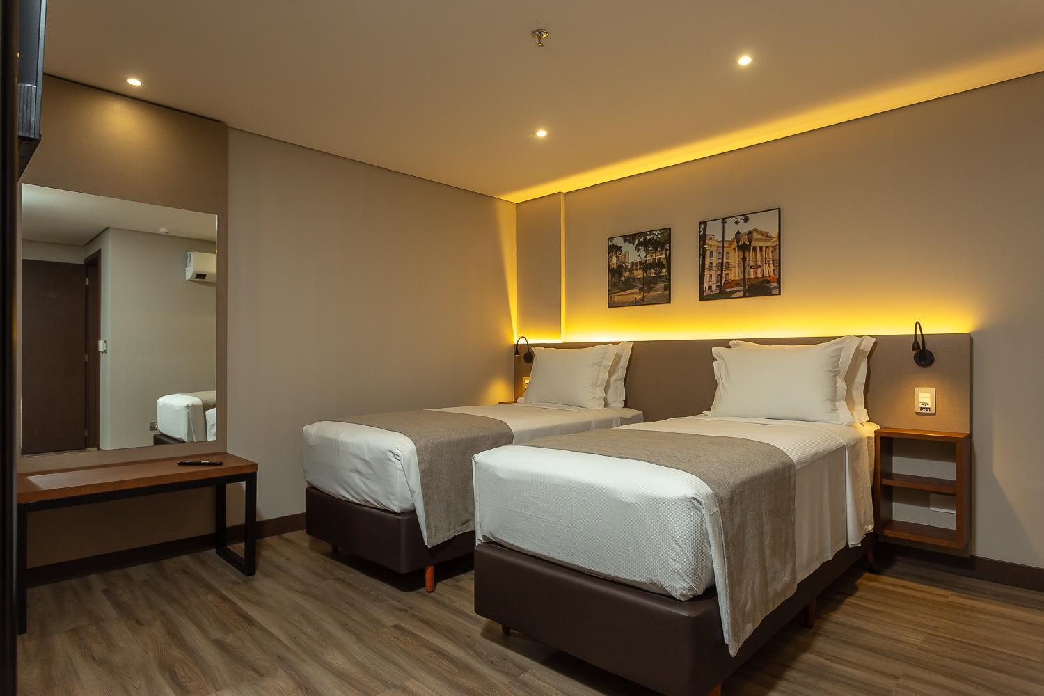 Hotel Roochelle Convention By Nobile กูรีตีบา ภายนอก รูปภาพ